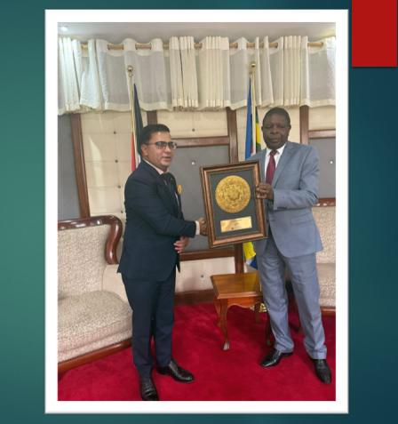 केन्या संसदद्वारा  वाणिज्यदूत चन्द्र टण्डन सम्मानित